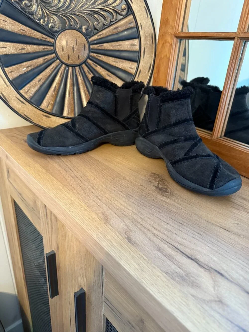 Merrell Encore Fluffy Women's Black Suede Fur Lined Snow Boots - Size 10USA